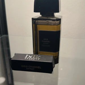 Sample - Gris Charnel Extrait - Otroligt fin doft Nypris på cirka 2800kr 2ml sample