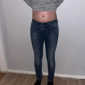 Low skinnet Levis jeans  - Äkta i fint skick skinny och lågmidjade 😍😍😍 gammla Levis modell