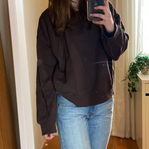 Sweatshirt - Brun sweatshirt från H&M💗 Fint skick, allt ska bort så pris kan diskuteras☺️