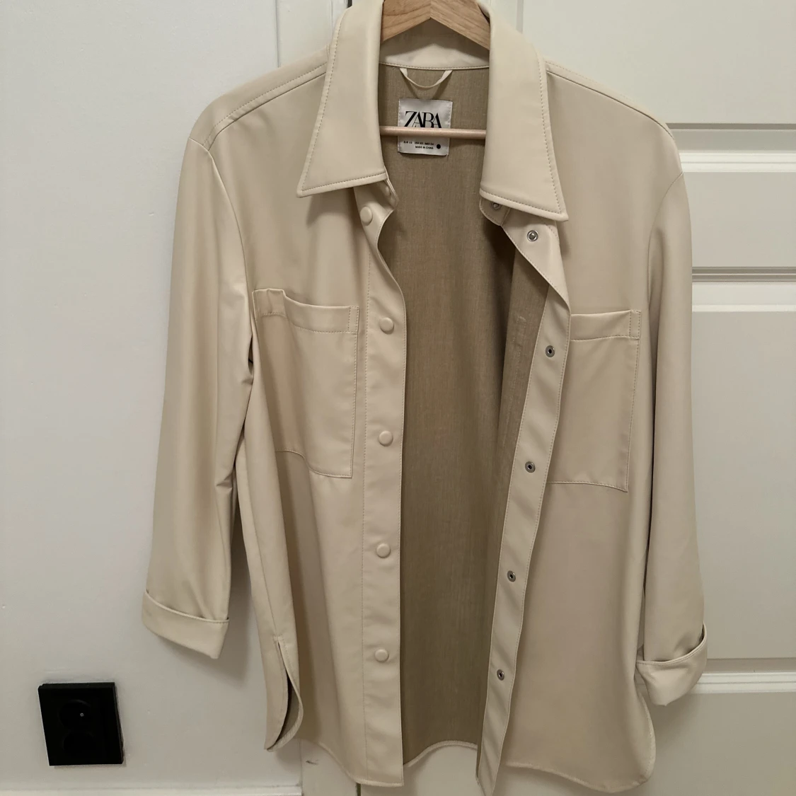 Skjorta i skinnimation - 90