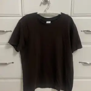 Brun t-shirt från H&M