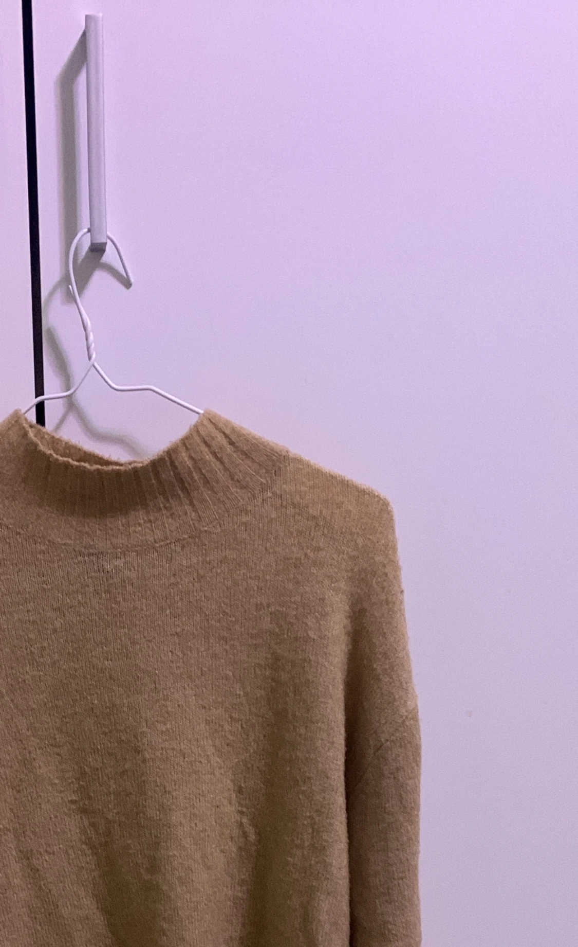 Beige tunn-tjocktröja