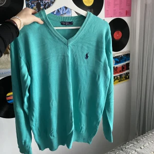 Ralph lauren pullover turkos - Ganska dålig kvalitet på bilderna, pm om bättre bilder önskas. Säljer då den inte används. Skriv om du undrar något
