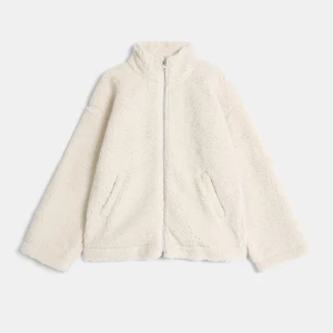 Teddy jacka - Intressekoll på min Teddy jacka! Inte säker på om jag vill sälja. Stor i storleken så sitter lite oversized