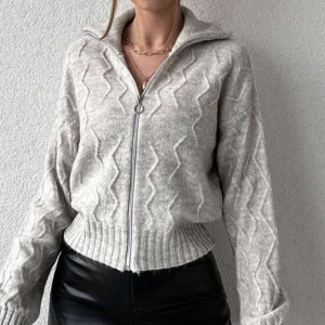 Tröja  - Helt ny oanvänd , storlek S/M. 115kr