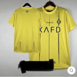 Al Nassr FC Home Fans Jersey 23 24💛💛💛 - Fin Fotbollströja, nyskick. Perfekt nu när saudi börjar ta över.💛💛💛