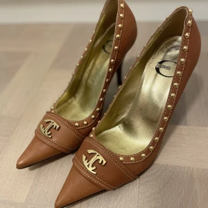 Just Cavalli - Använda få gånger. I bra skick. Nypris 3700kr.