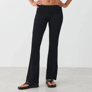 Yoga pants - Tänkte sälja mina yogapants ifrån GinaTricot. Köpte dom förra månaden men använder inte dom. Strl S💓 kan fixa egna bilder vid intresse💓