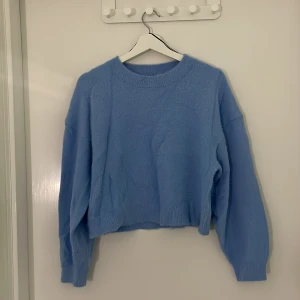 Stickad tröja  - Stickad tröja från H&M i storlek L.