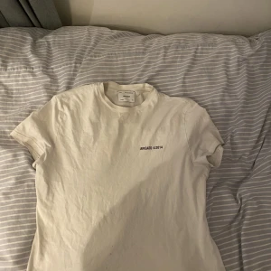 Arigato T-shirt  - Säljer min arigato t-shirt då den är för liten