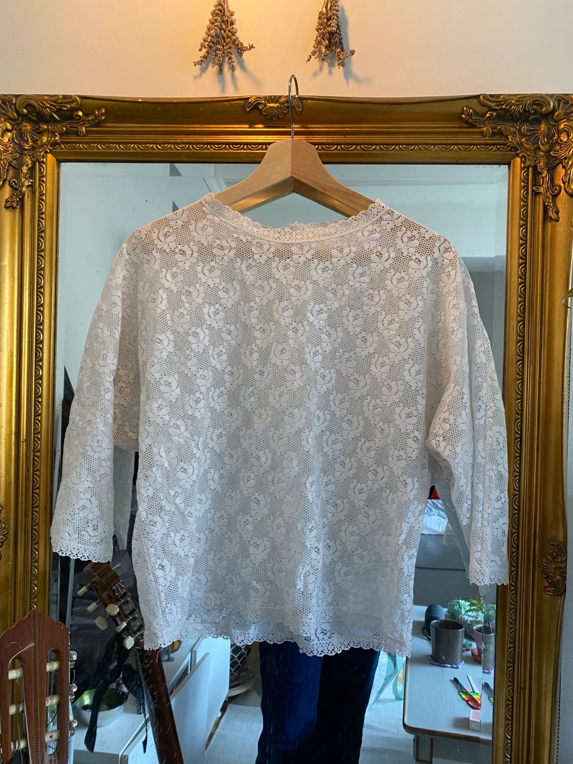 Meshblus o blommigt mönster