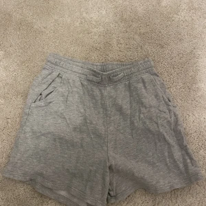 Grå shorts  - Ett par shorts i bra skick 