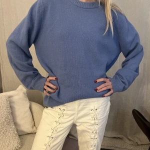 Cashmere tröja - Super snygg cashmere tröja från Massimo dutti💙💙💙lite nopprig!!!!