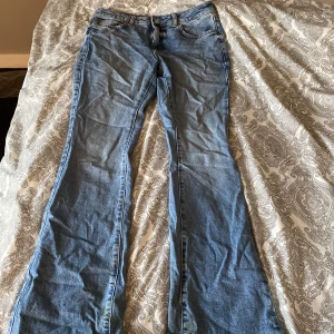Midwaist jeans  - !! Tar bara Swish mot en film när jag postar då jag inte kan ta mot betalningar från Plick!!