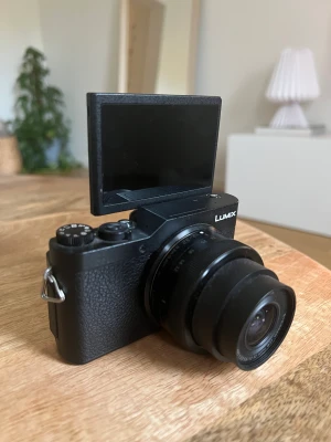 Panasonic Lumix kamera - Säljer min Panasonic Lumix kamera model no DC-GX800, som inte kommer till användning längre.