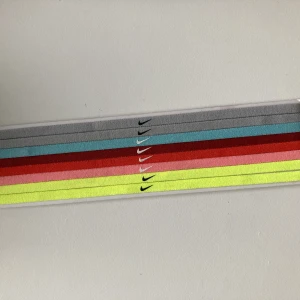 Oanvända hårband - 8 oanvända hårband i olika färger