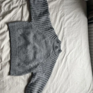 Stickad tröja - Stickad tröja ifrån zara! Fint skick! Kan mötas i göteborg