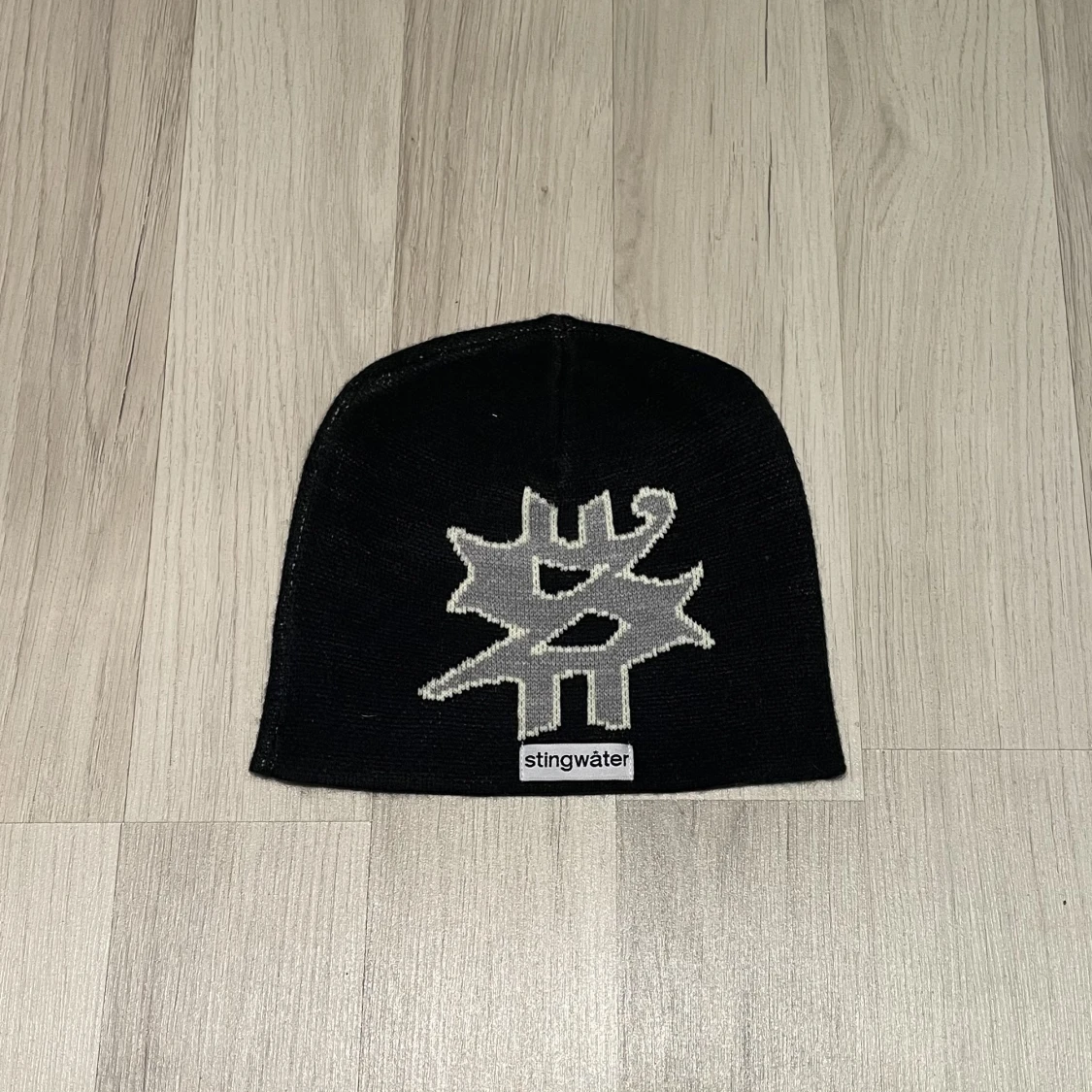 Ettresex mössa - 90