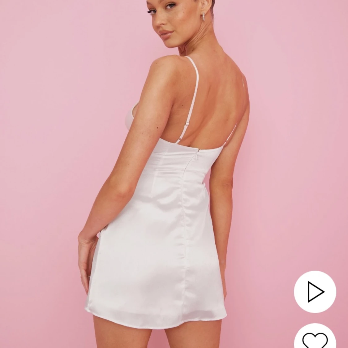 Satin klänning  - 90