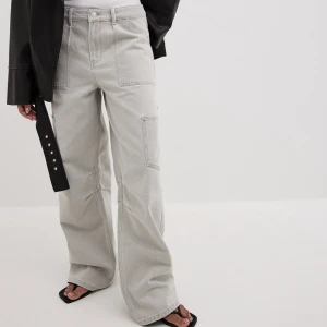 Cargobyxor  - Byxor från Nakd, som nya 