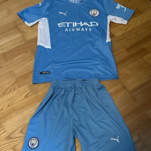 Manchester city set - En blå Manchester city sett från zinchenko som inte kommer till användning.