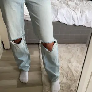 Säljer dessa Gina jeans då de är för små för mig:)