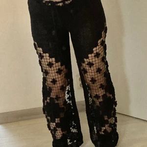 Jättefina stickade byxor!🎀 - Svarta stickade byxor med mycket bra skick!💕