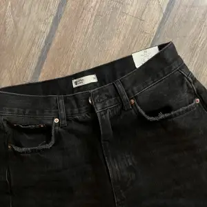 Jeans från Gina Tricot, oanvända. Storlek 38 