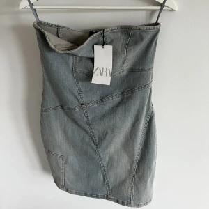 oanvänd denim klänning från zara - zara klänning från i somras som aldrig kommit till användning 💙