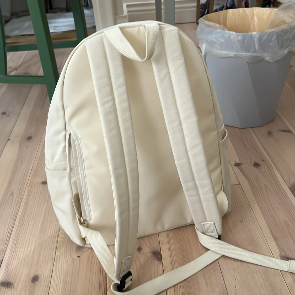 Vit ryggsäck - 90