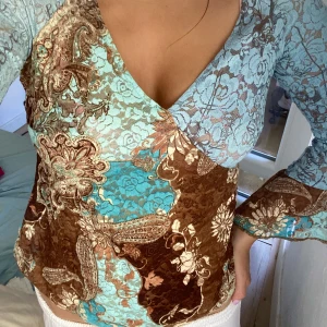 spetstopp - väldigt strechig och i bra skick⭐️  skicka ett meddelande för frågor eller fler bilder! (se bio)