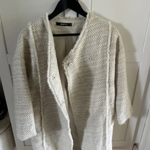 Tweed jacket  - Aldrig använd, från Gina tricot. Storlek S. 