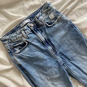 Jättesnygga jeans som jag tyvärr måste sälja då de inte passar mig längre. 💖