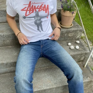 Stussy t shirt - Stussy tee från sent 90 tal storlek M, bra skick