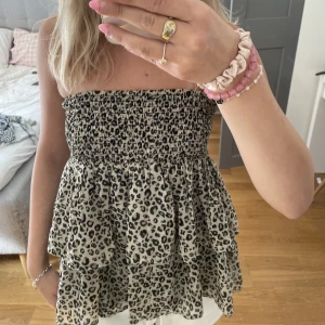 Kjol/tröja - Jätte fin kjol som kan även användas som topp🥰