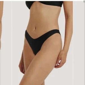 Svart bikini - Svart bikiniunderdel från nakd❤️