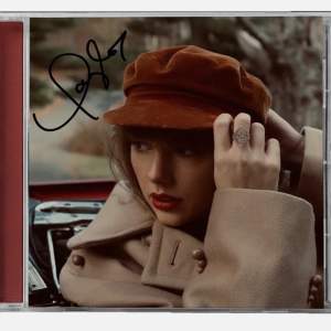 Säljer min Taylor Swift cd, signerad 💕kan gå ner i pris vid snabb affär