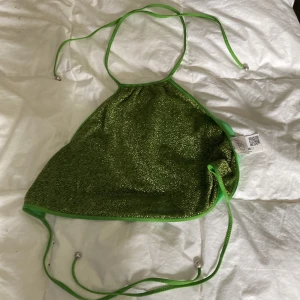 Glittrig märkes topp - Jätte fin märkes topp från Hanne Bloch!💕Storlek står ej men funkar nog från xs-m.