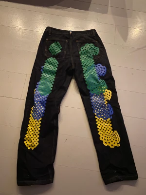 Billionaire boys club x ICECREAM - Fall 2022 BBC x ICECREAM Jeans Skick 9/10 Säljer dom för jag har vuxit ur dom. Köpta 2022 September.