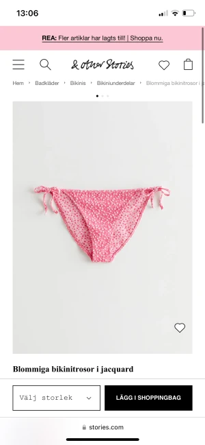 Bikini &otherstories - En så snygg och somrig bikini underdel från and other stories. Helt slutsåld i alla storlekar. Nypris 250. Säljer pågrund av att storleken inte passade. Den är helt oanvänd & ligger i original förpackningen. Pris går att diskutera. Kan posta eller mötas