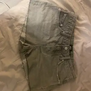 Gråa jeans shorts från lagar 157, endast testade (oanvända)