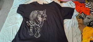 Tröja - Svart tröja m tiger 54/56 