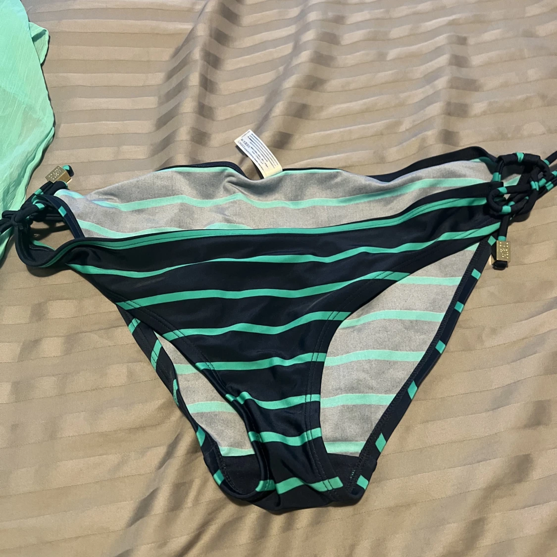 Bikini underdel!