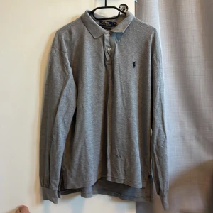 Ralph lauren tröja  - 220 kr. 