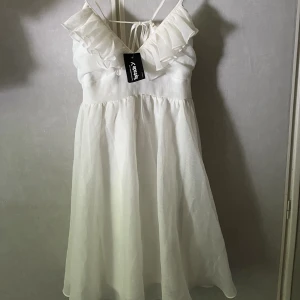 Fin sommarklänning  - Superfin sommarklänning i storlek S💞💞💞