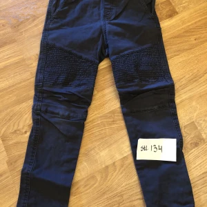 Coola killbyxor  - Coola ”biker” jeans.  
