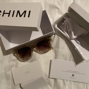 Chimi - Säljer mina fina Chimi i 07 som är nästan helt oanvända, köpt inte för så länge sen och har inga skador. Allt som är på bilder följer med alltså fodral plus alla papper som fanns i.