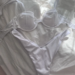 Bikini  - Bikini som aldrig kommit till någon användning men sjukt snygg!🤍