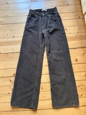 Manchesterbyxor från Chords - Manchesterbyxor från Chords i fint skick! Grå/blå färg 