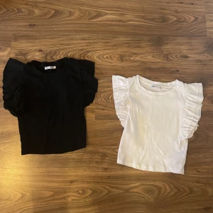 Söta Zara toppar - Säljer dessa toppar från zara då jag knappast fått användning för de annars jättefina och söta, perfekt nu till sommaren❤️Säljer en för 60kr och båda för 100kr
